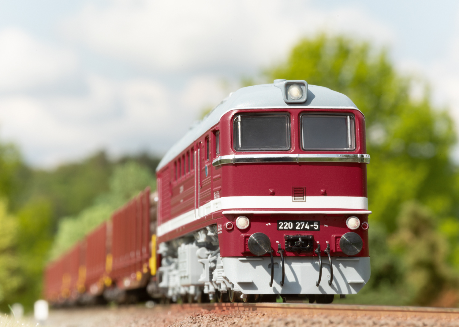 Marklin 39201 Class 220 Diesel Locomotive - V5