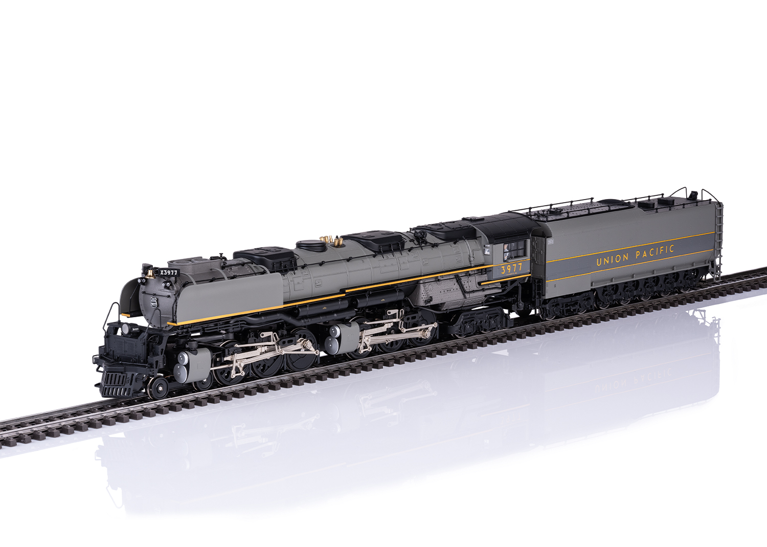 Marklin 39913 US Class 3900 Challenger Steam Locomotive - V2