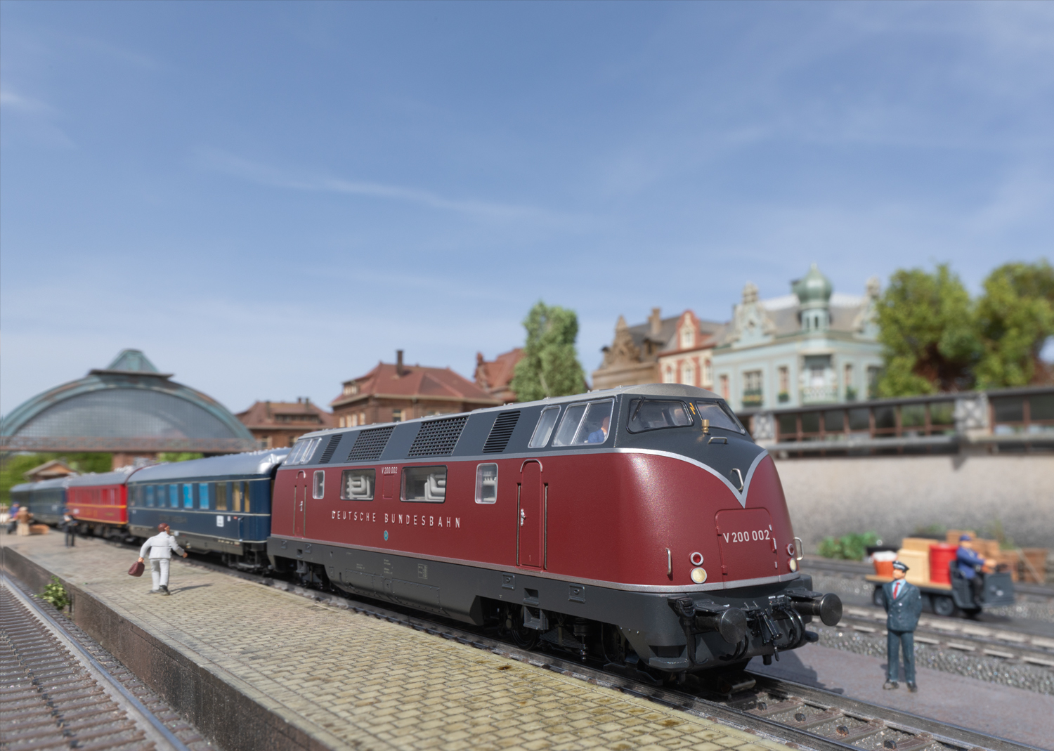 Marklin 38200 DB Class V 200 002 AC / 3-Rail Diesel Locomotive - V7
