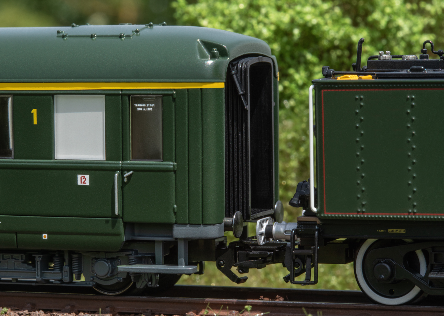Marklin 43230 SNCF Passenger Car Set - V2