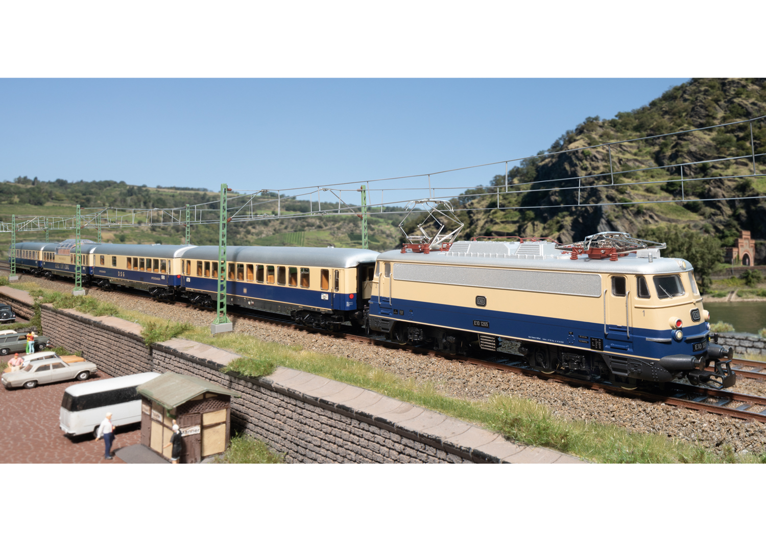 Marklin 30391 Rheingold Class E10.12 Electric Locomotive - V4