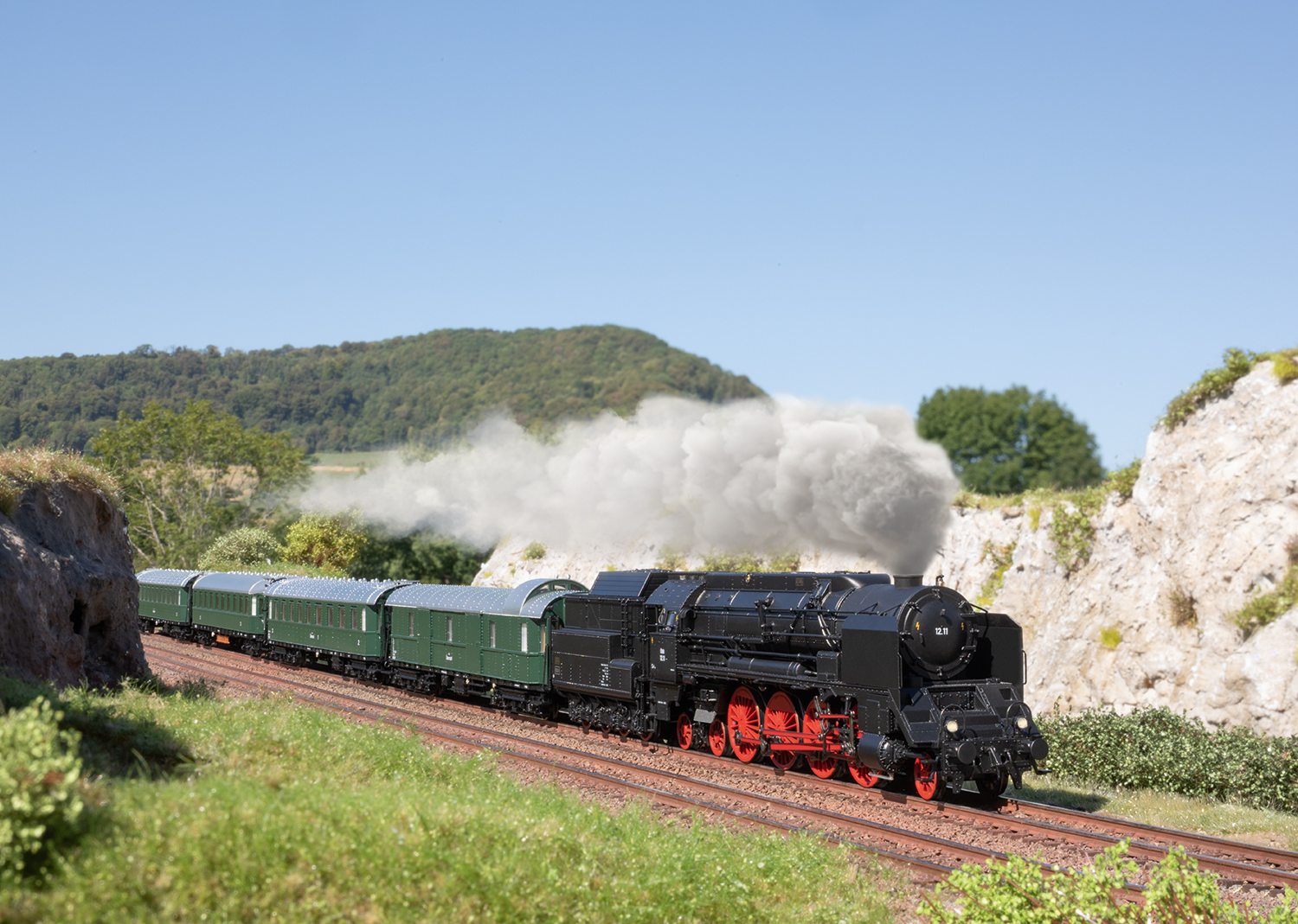 Trix 25012 ÖBB Steam Locomotive 12.11 - V4