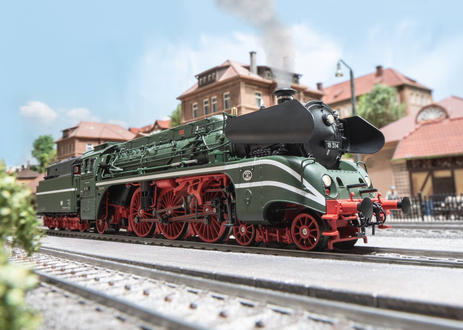 Marklin 39029 Class 18.3 Steam Locomotive - V2