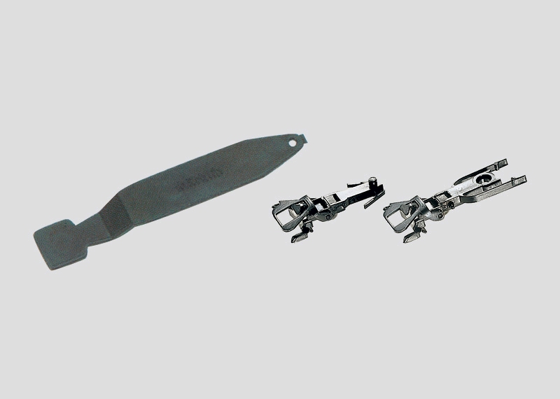 Marklin 7205 Close Couplers for Locomotives and Cars without Guide Mechanisms